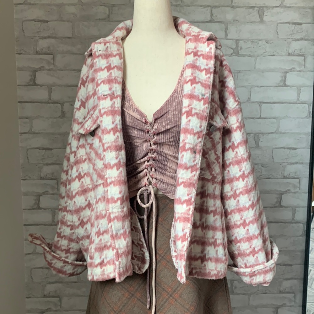 💕🫧BubBlegum🫧💕 Nanamacs pink & white plaid Franco Shacket. Warm and cozy 😊💕